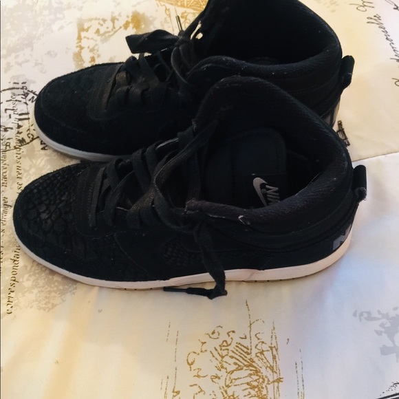 (SOLD) - Picture 2 of 5